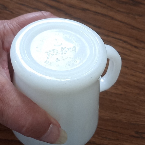 Vintage FireKing D handled white coffee cup. - Picture 2 of 5